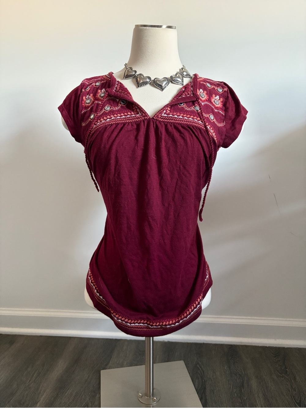 Hollister Burgundy Embroidered Floral Blouse | Y2K